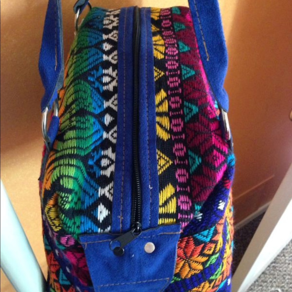 Authentic hand crafted Boho Guatemalan Purse - Picture 3 of 3